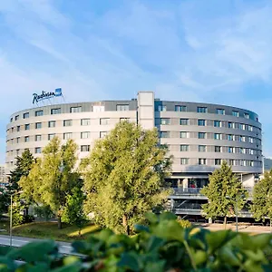 Radisson Blu Hotel, Airport Otel